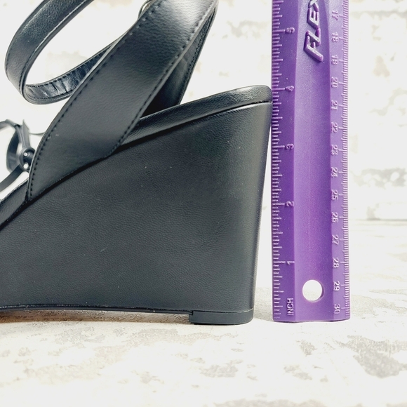 New NORDSTROM RACK Carrie Black Ajustable Ankle Strap Wedge Sandal M233 - Picture 9 of 12